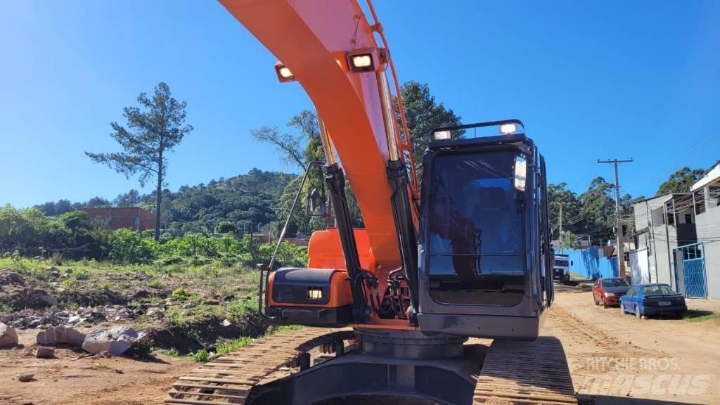 Doosan DX 225 LCA Vikšriniai ekskavatoriai