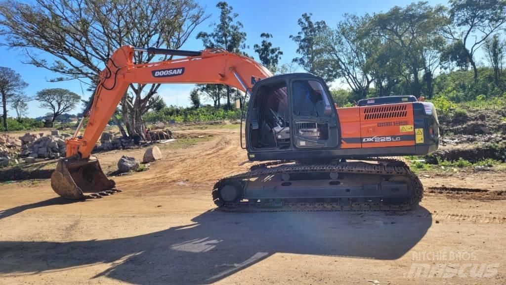 Doosan DX 225 LCA Vikšriniai ekskavatoriai