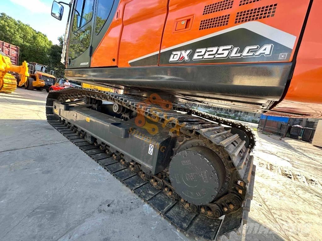 Doosan DX 225 LCA Vikšriniai ekskavatoriai