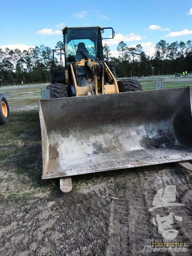 Komatsu WA380 Naudoti ratiniai krautuvai