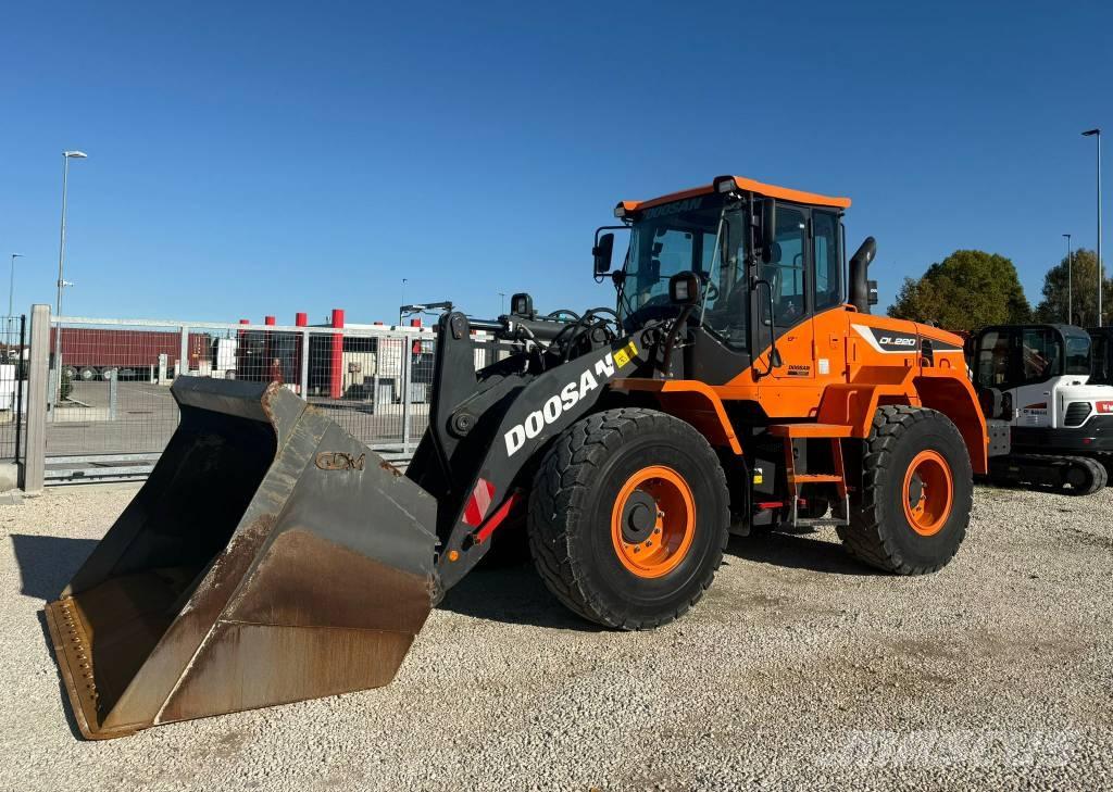 Doosan DL 220-5 Naudoti ratiniai krautuvai