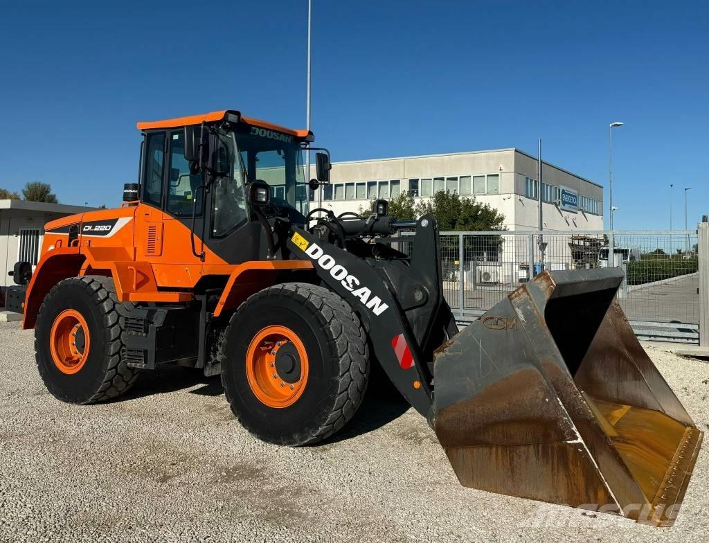 Doosan DL 220-5 Naudoti ratiniai krautuvai