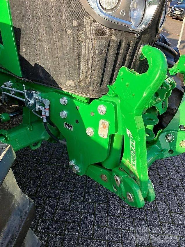 John Deere 6090M Traktoriai