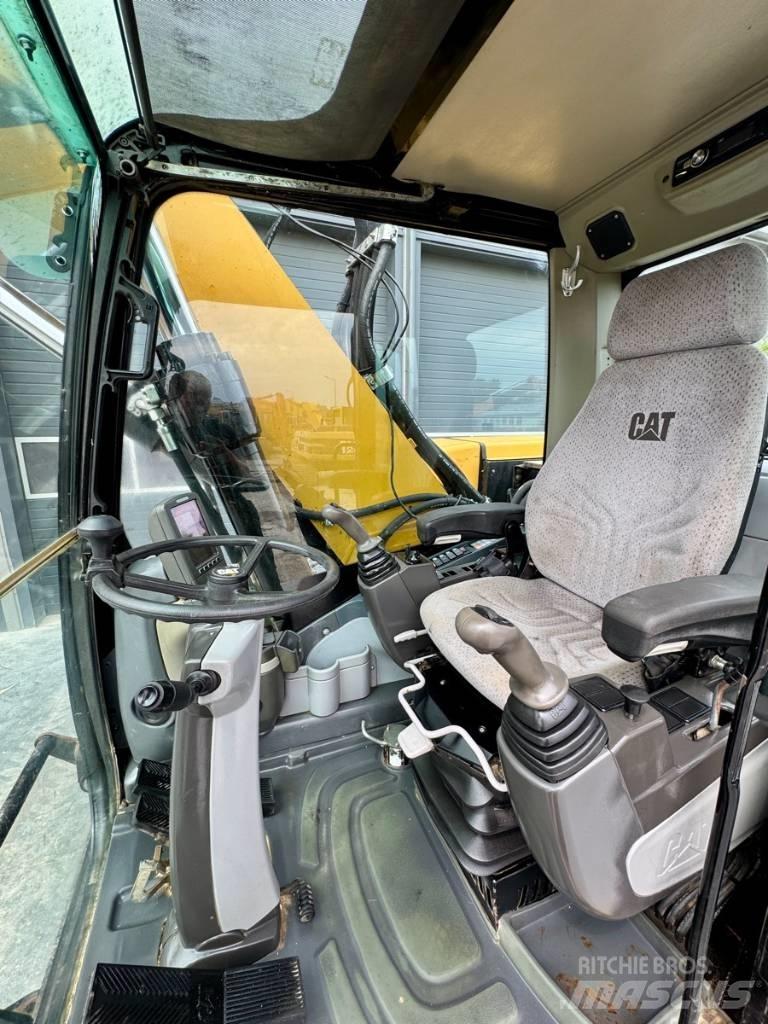 CAT M322D Ratiniai ekskavatoriai