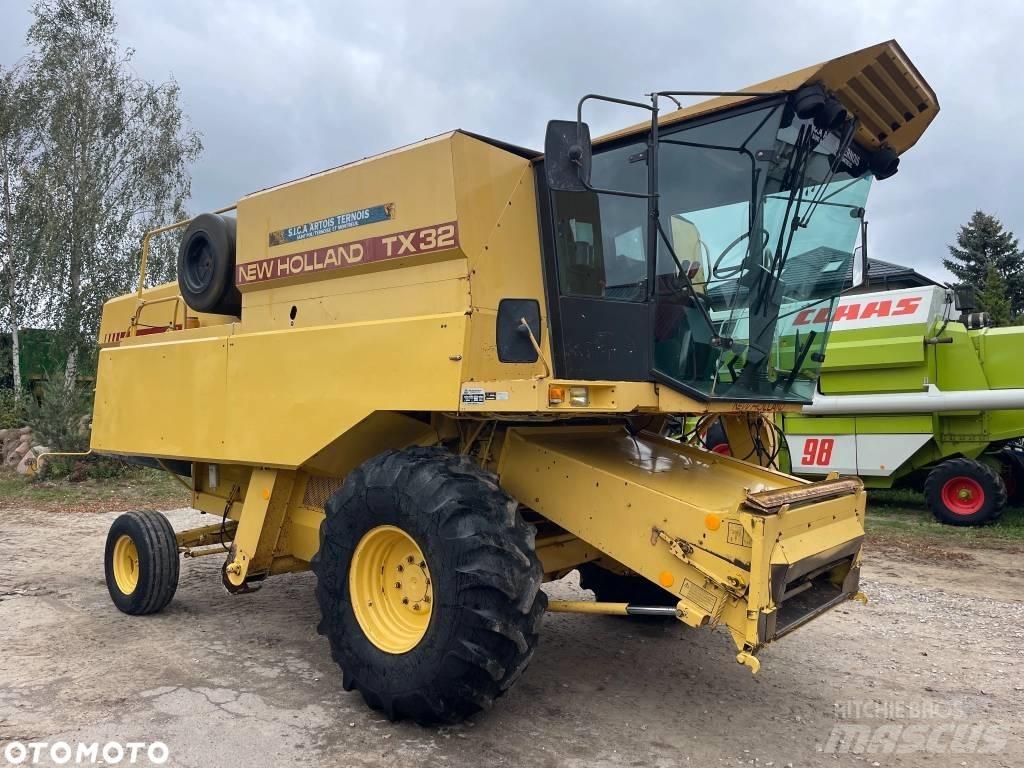 New Holland TX 32 Derliaus nuėmimo kombainai