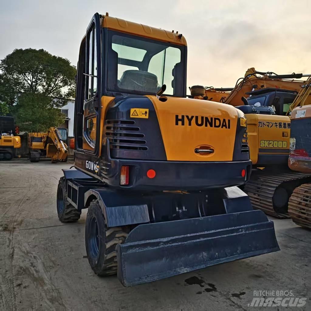 Hyundai 60W-9 Ratiniai ekskavatoriai