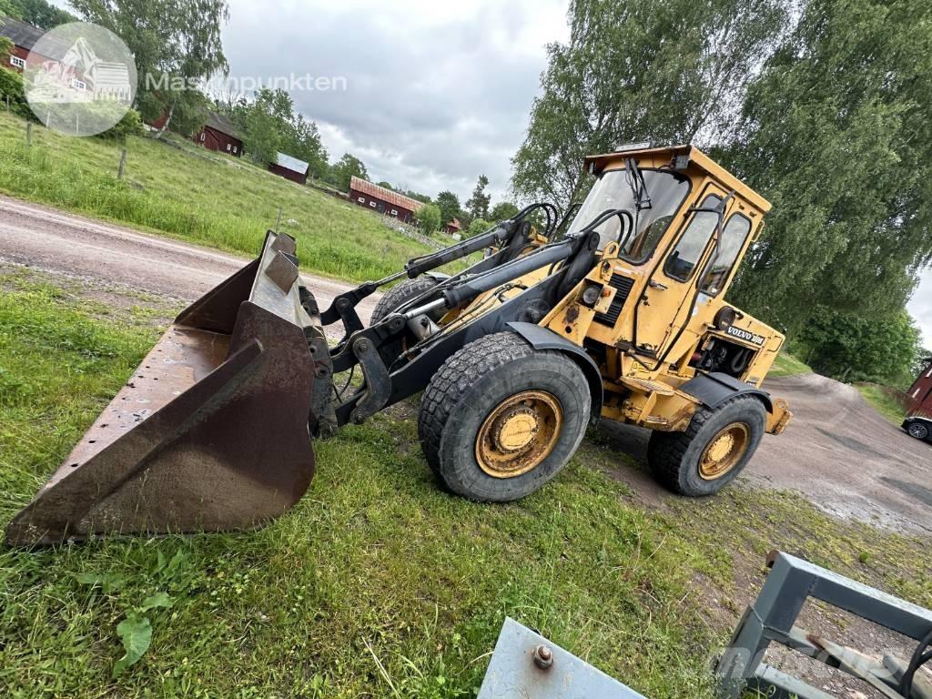 Volvo BM 4300 Naudoti ratiniai krautuvai