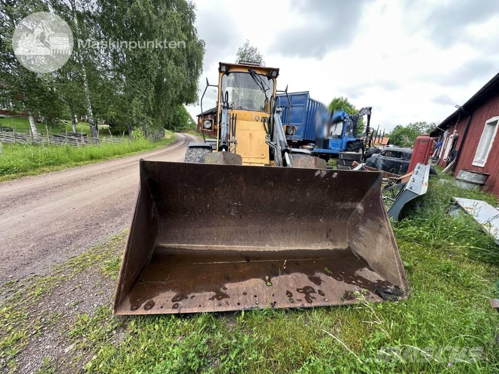 Volvo BM 4300 Naudoti ratiniai krautuvai