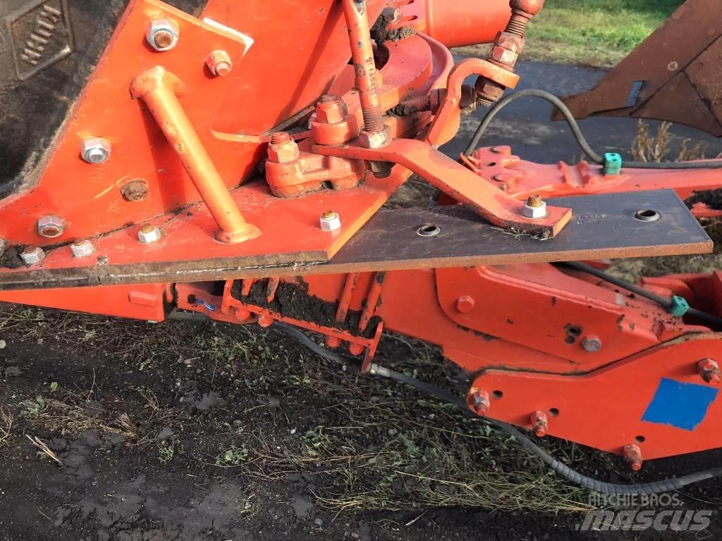 Kuhn Challenger Apverčiamieji plūgai