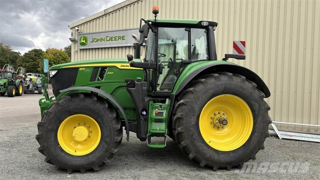 John Deere 6M240 Traktoriai