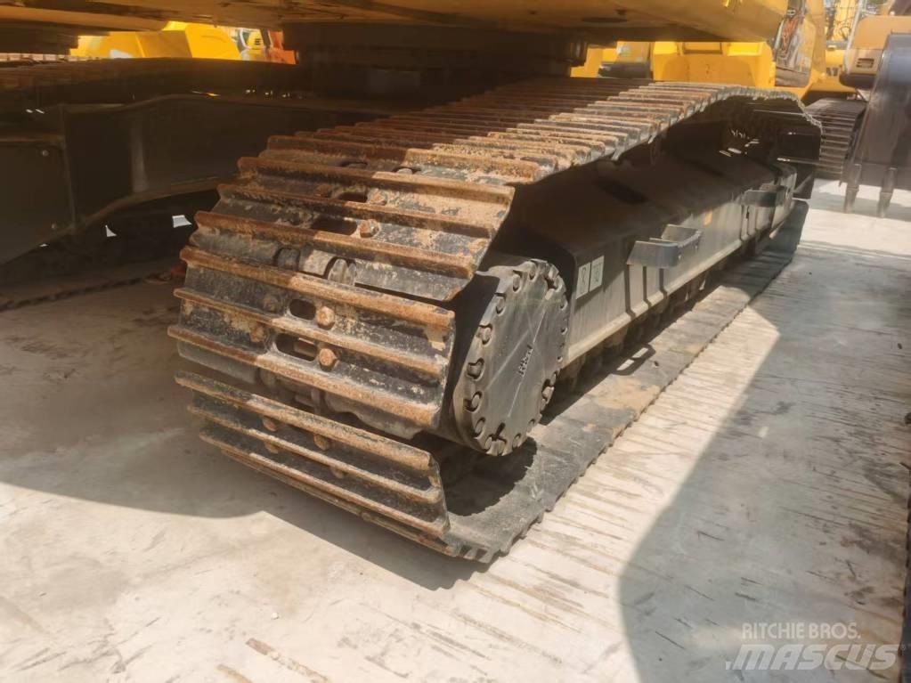 Komatsu PC 200-8 Vikšriniai ekskavatoriai