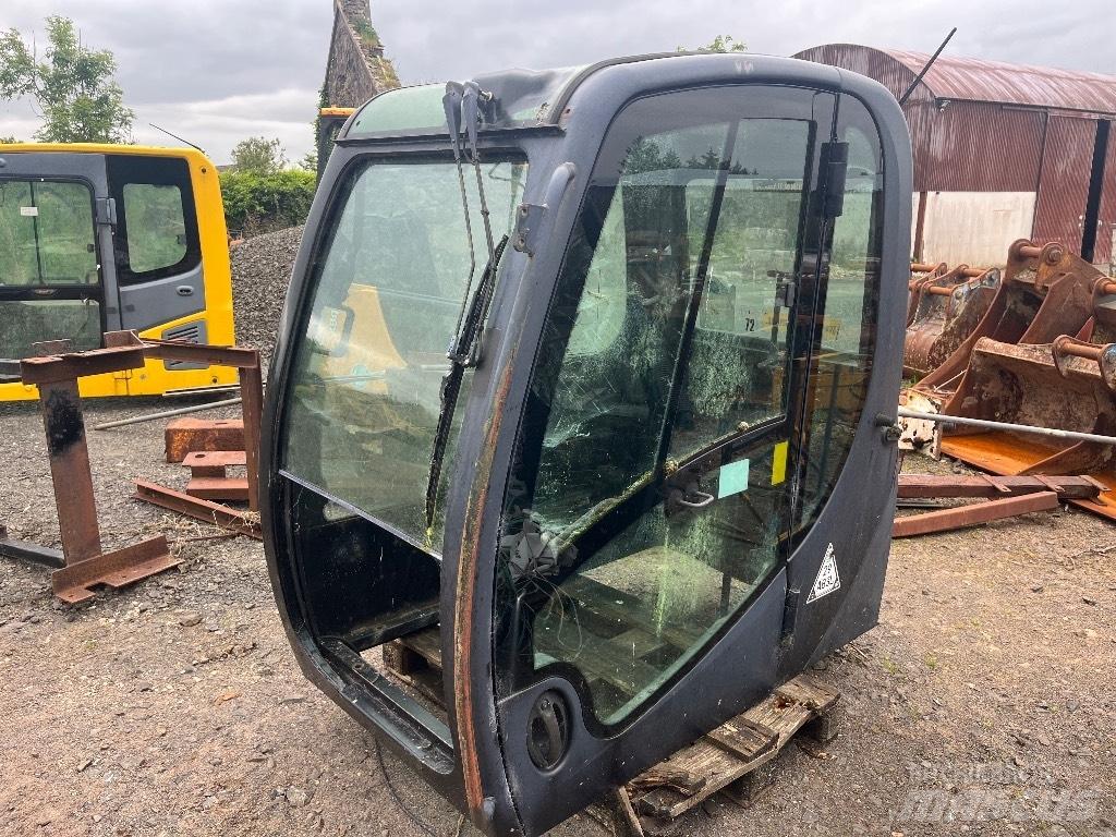 JCB JS220 Cabin / Cab Vikšriniai ekskavatoriai