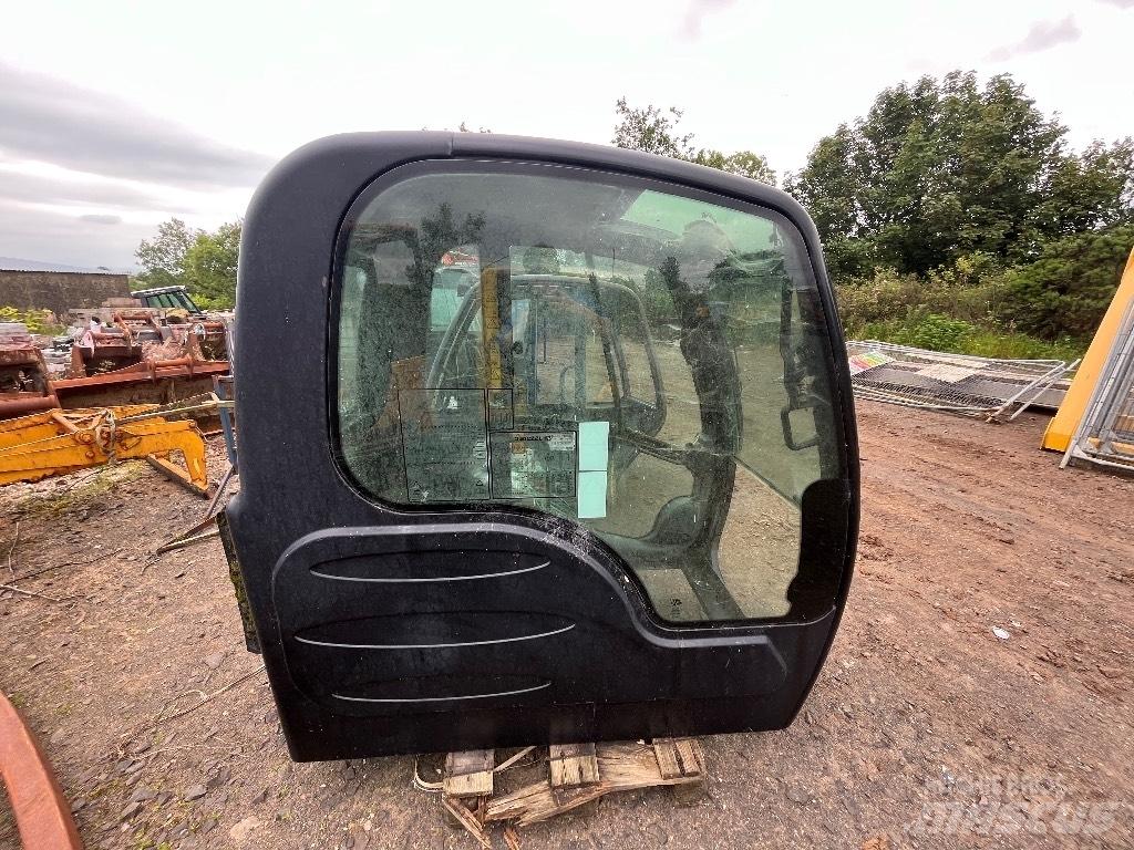 JCB JS220 Cabin / Cab Vikšriniai ekskavatoriai