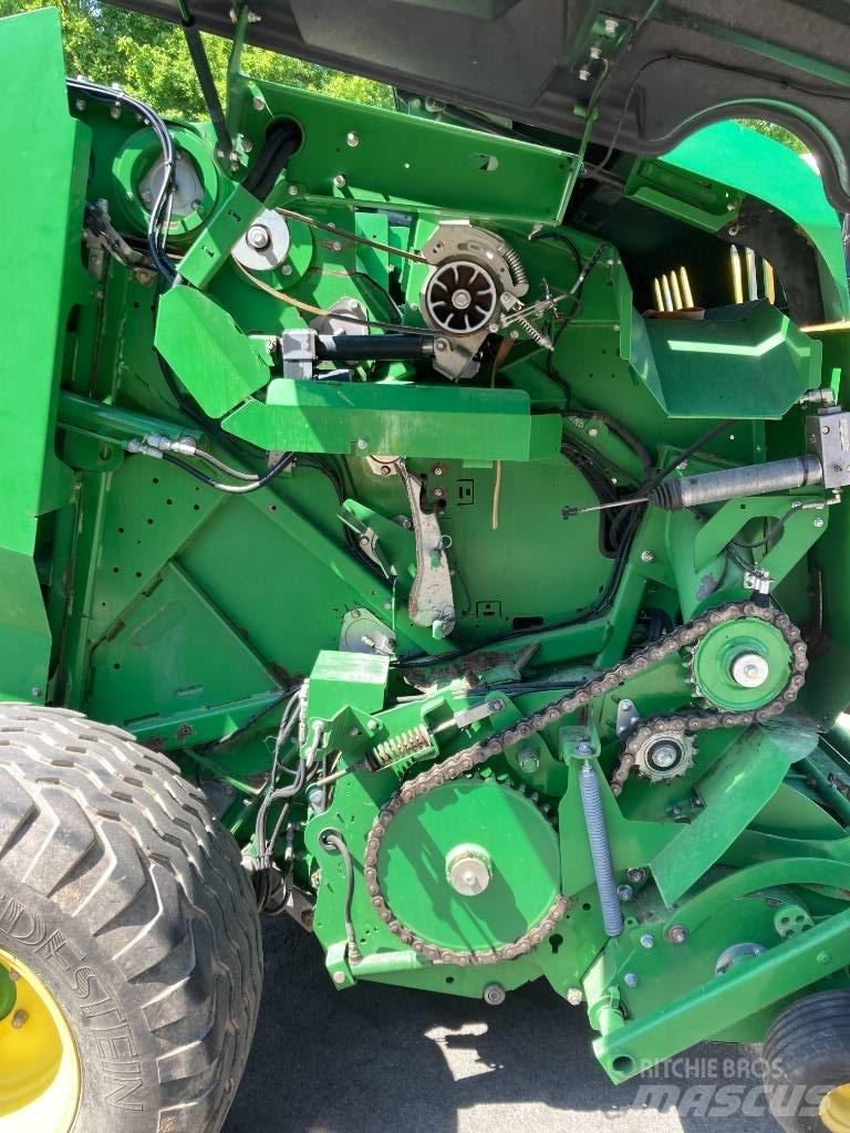 John Deere F441R Ritinių presai