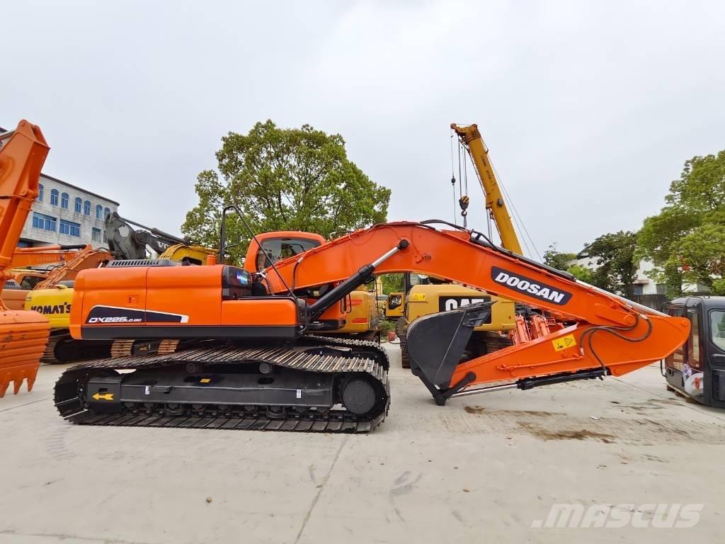 Doosan DX 225 LC Vikšriniai ekskavatoriai