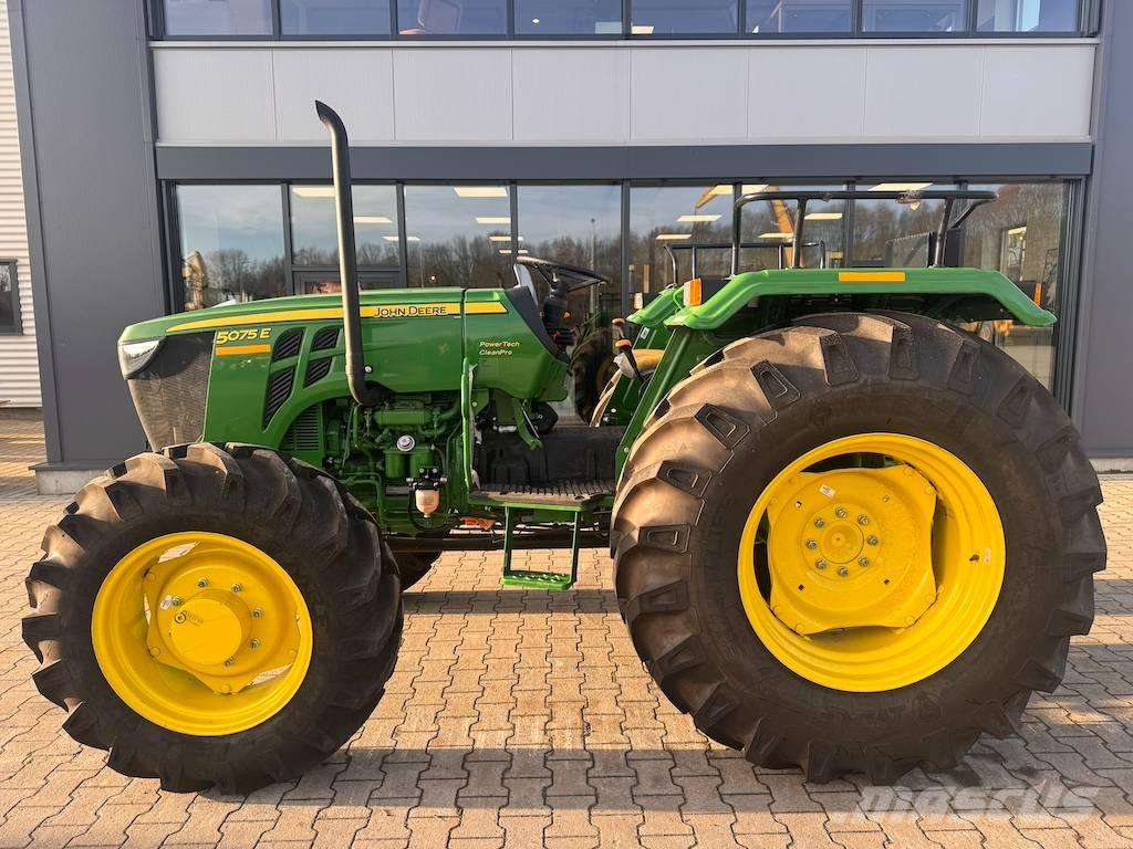 John Deere 5075 E Traktoriai