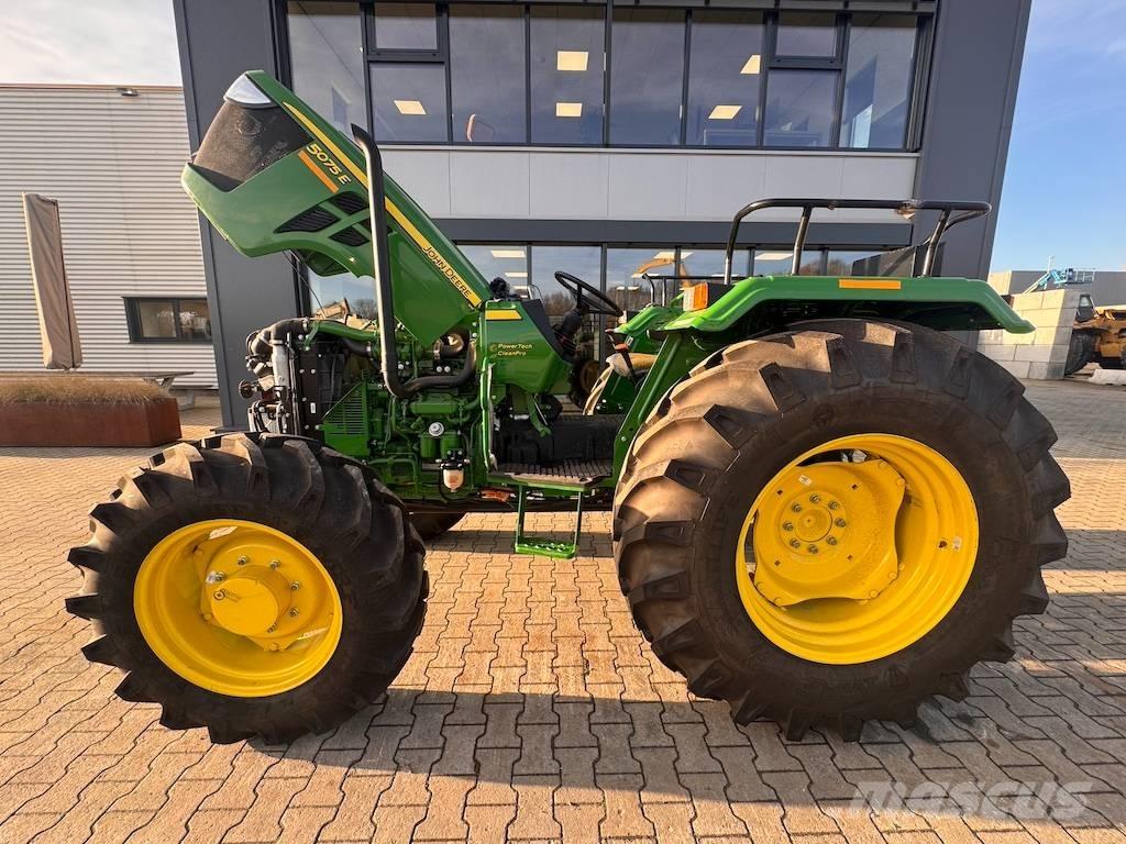 John Deere 5075 E Traktoriai