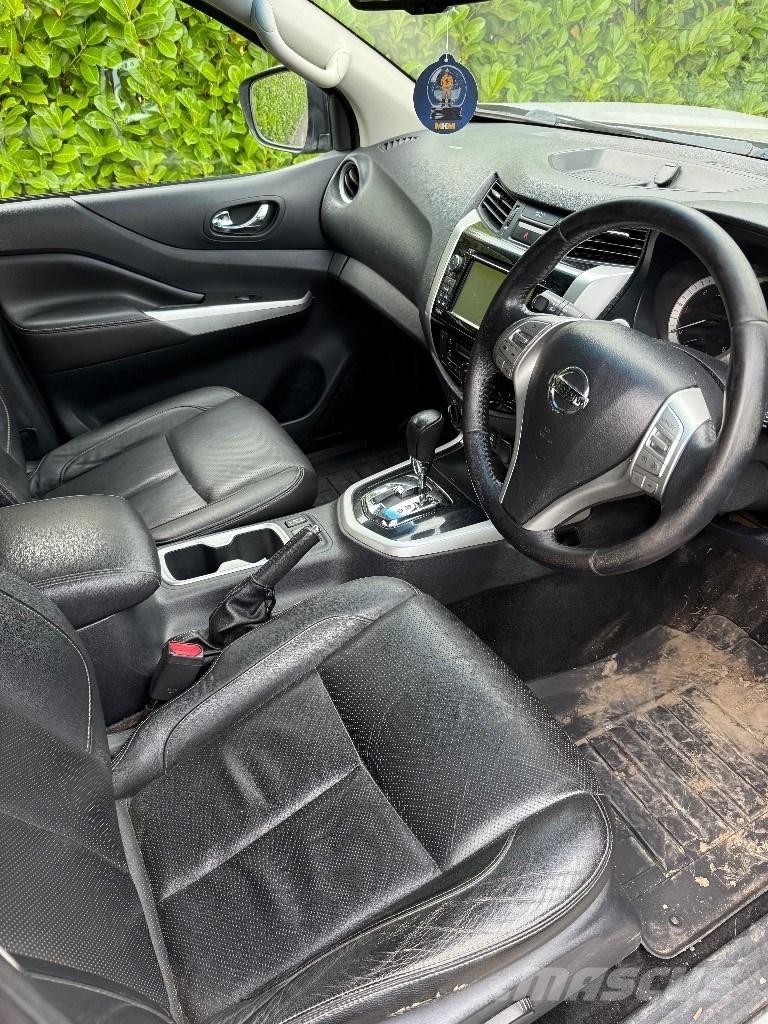 Nissan Navara Pikapai / Bortiniai sunkvežimiai