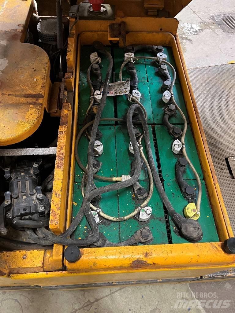 Jungheinrich EFG 113 Elektriniai šakiniai krautuvai