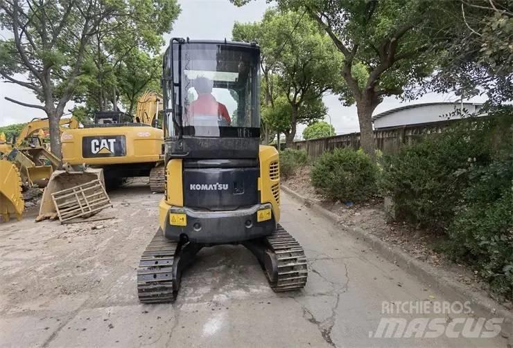 Komatsu PC35 Vikšriniai ekskavatoriai