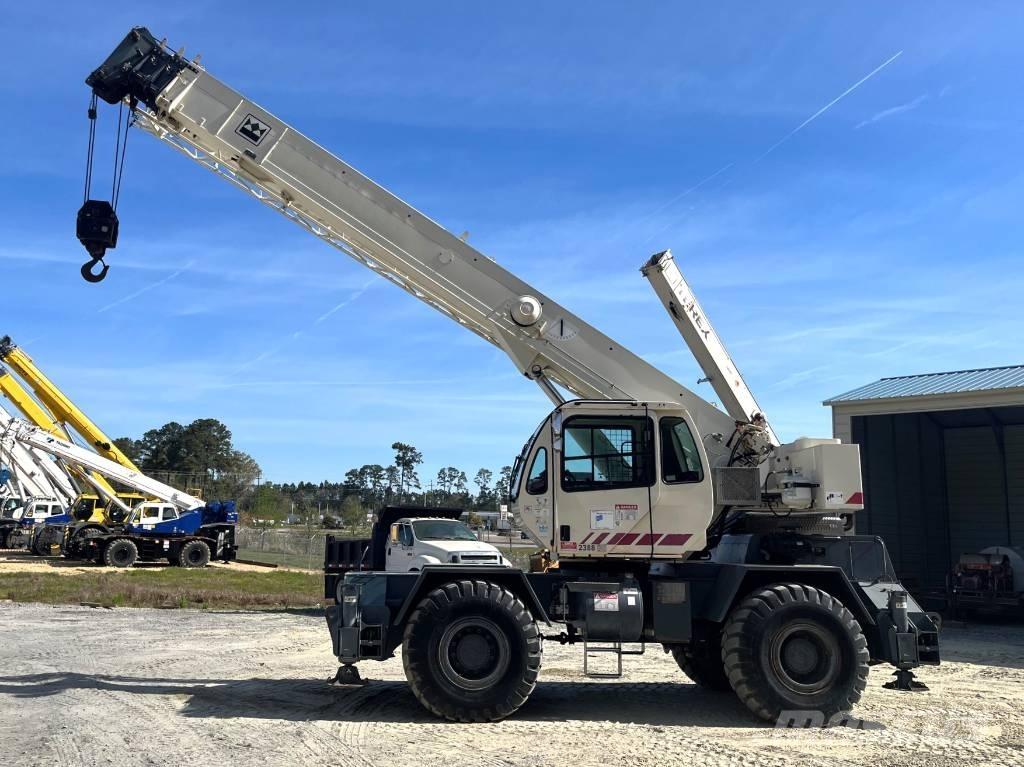 Terex RT 230-1 Neapdoroto reljefo kranai