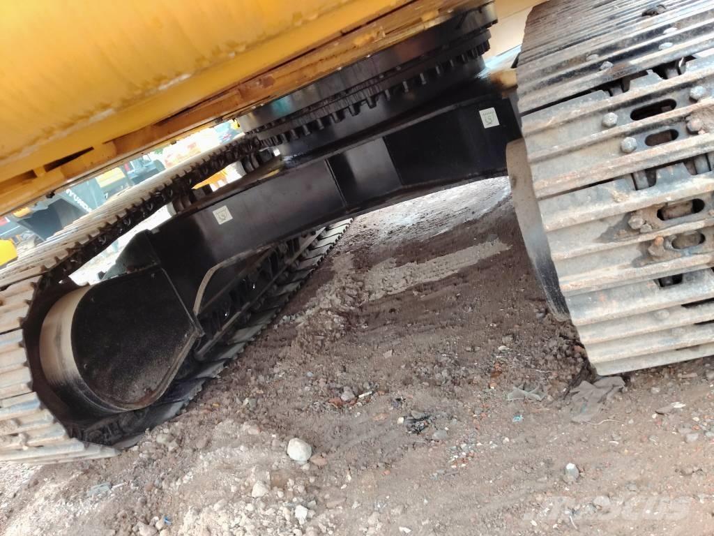 CAT 330 D Vikšriniai ekskavatoriai