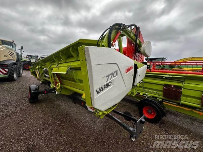 CLAAS LEXION 6700 Derliaus nuėmimo kombainai