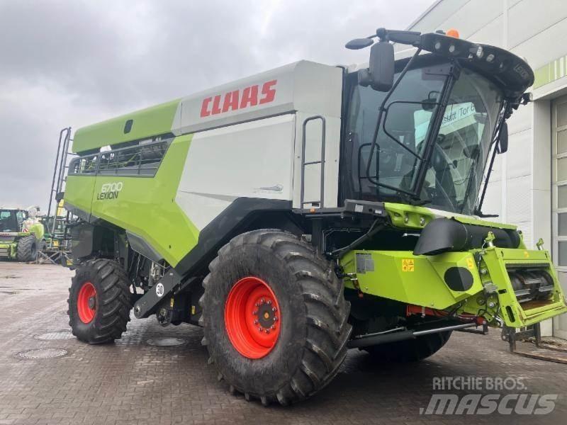 CLAAS LEXION 6700 Derliaus nuėmimo kombainai