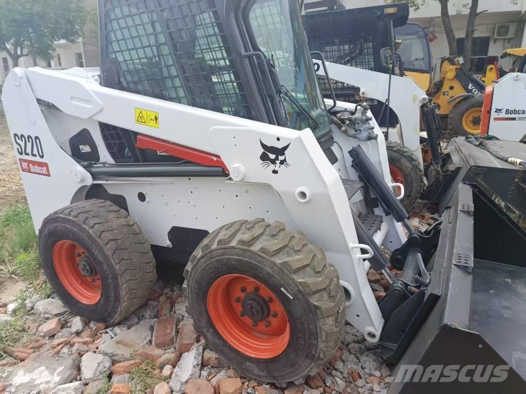 Bobcat S 220 Krautuvai su šoniniu pasukimu