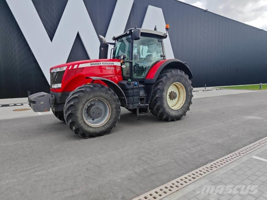 Massey Ferguson 8690 Traktoriai