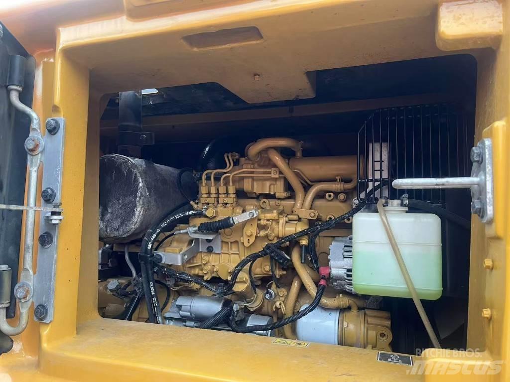 CAT 310 Vikšriniai ekskavatoriai