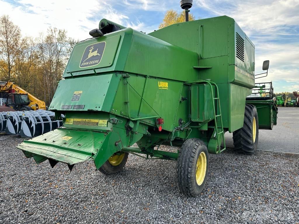 John Deere 1042 Derliaus nuėmimo kombainai