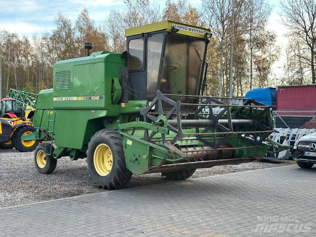 John Deere 1042 Derliaus nuėmimo kombainai