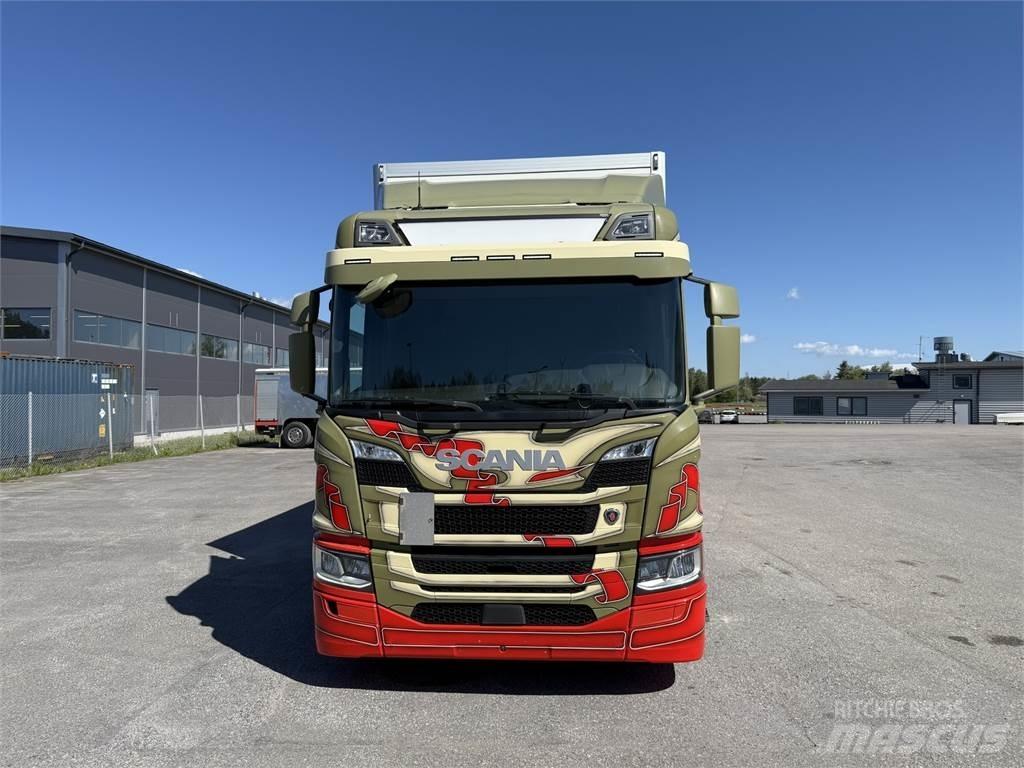 Scania P320 4X2 Sunkvežimiai su dengtu kėbulu