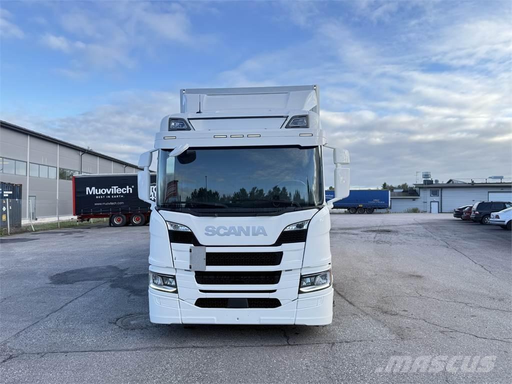 Scania P320 4X2 Sunkvežimiai su dengtu kėbulu