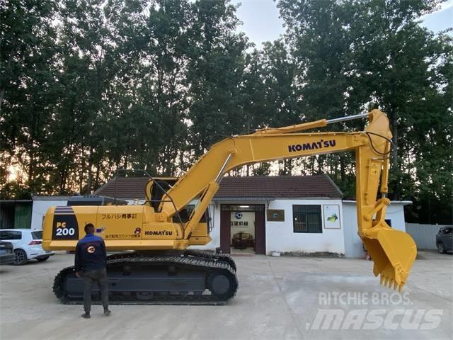 Komatsu PC200-8 Vikšriniai ekskavatoriai