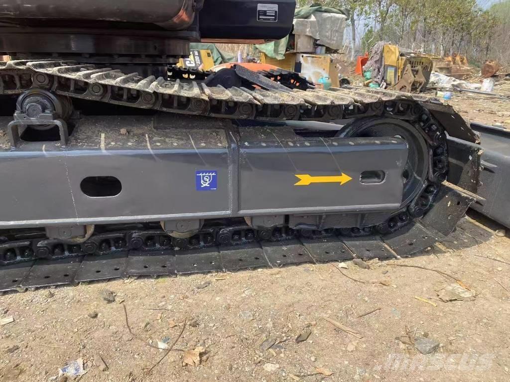 Doosan DX 75-9 C Vidutinės galios ekskavatoriai 7-12 t