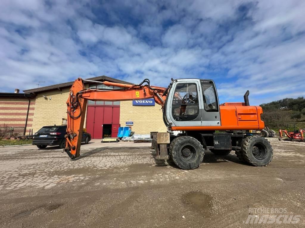 Hitachi EX 165 Ratiniai ekskavatoriai