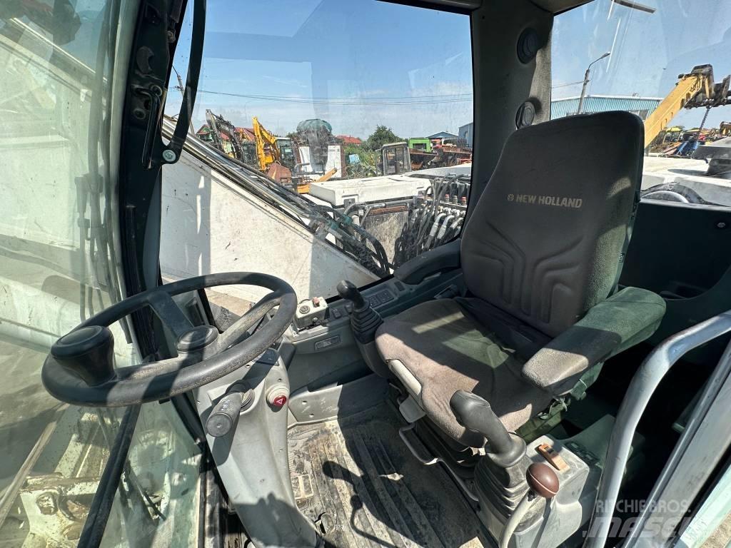 New Holland MH Plus Ratiniai ekskavatoriai