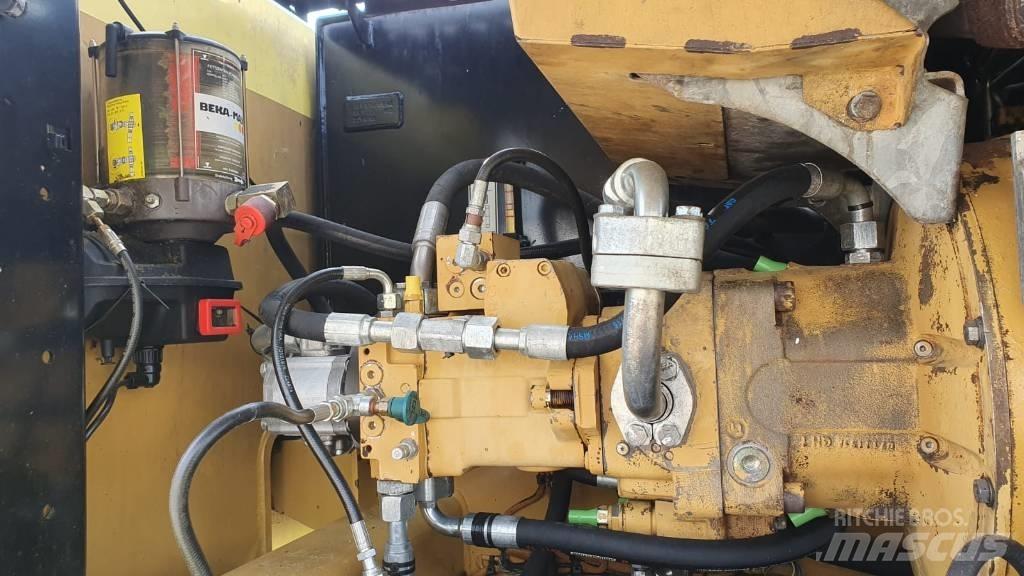 CAT M 318 D MH Atliekų / pramoniniai krautuvai