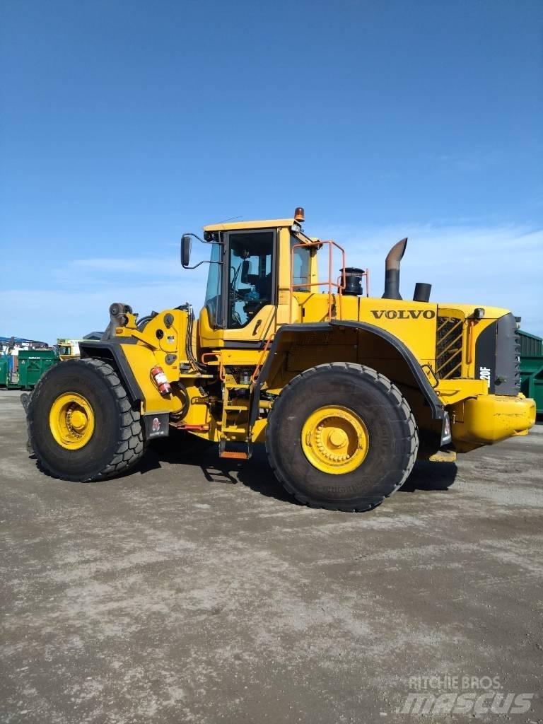 Volvo L 220 F Naudoti ratiniai krautuvai