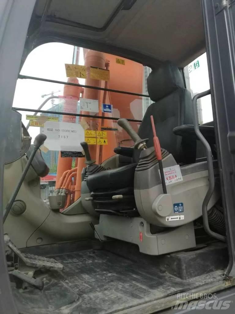 Hitachi ZX 200 Vikšriniai ekskavatoriai