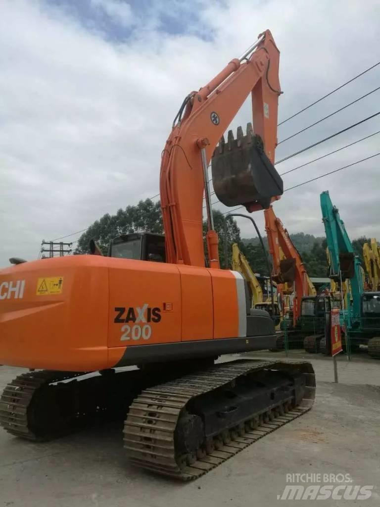 Hitachi ZX 200 Vikšriniai ekskavatoriai