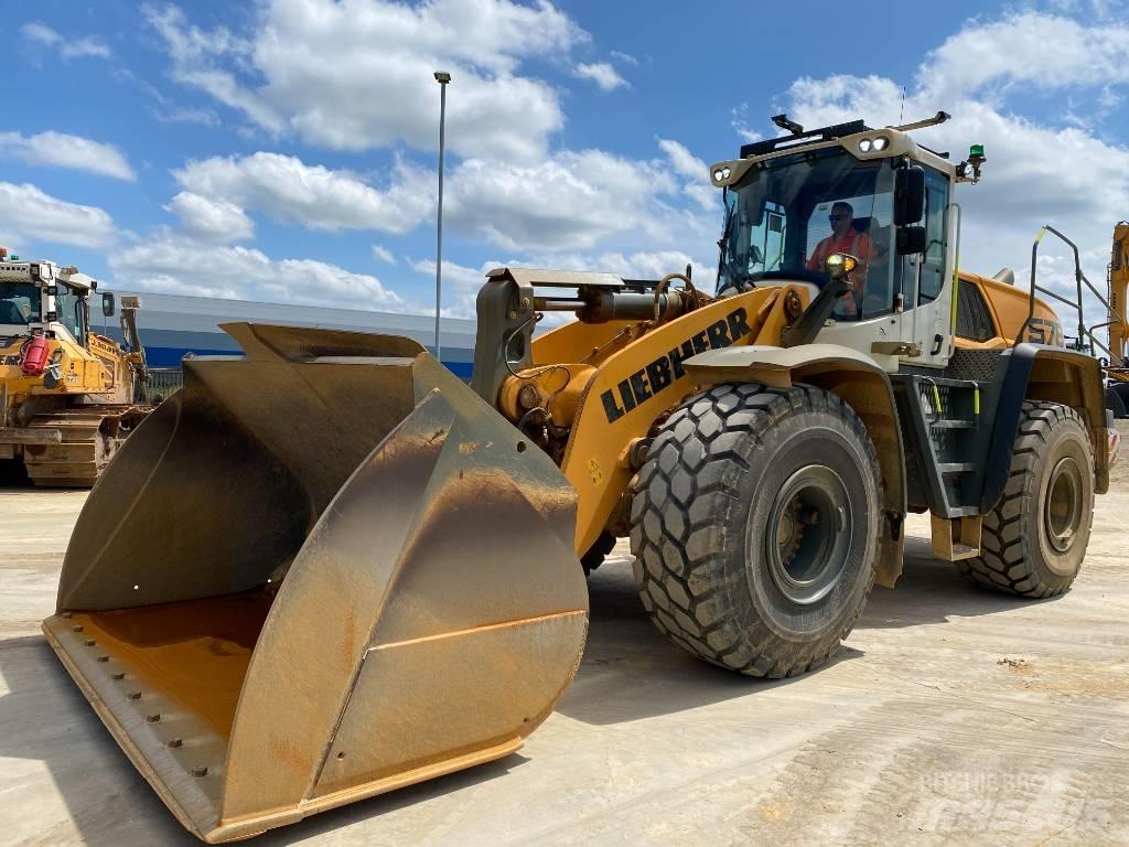 Liebherr L 576 Naudoti ratiniai krautuvai