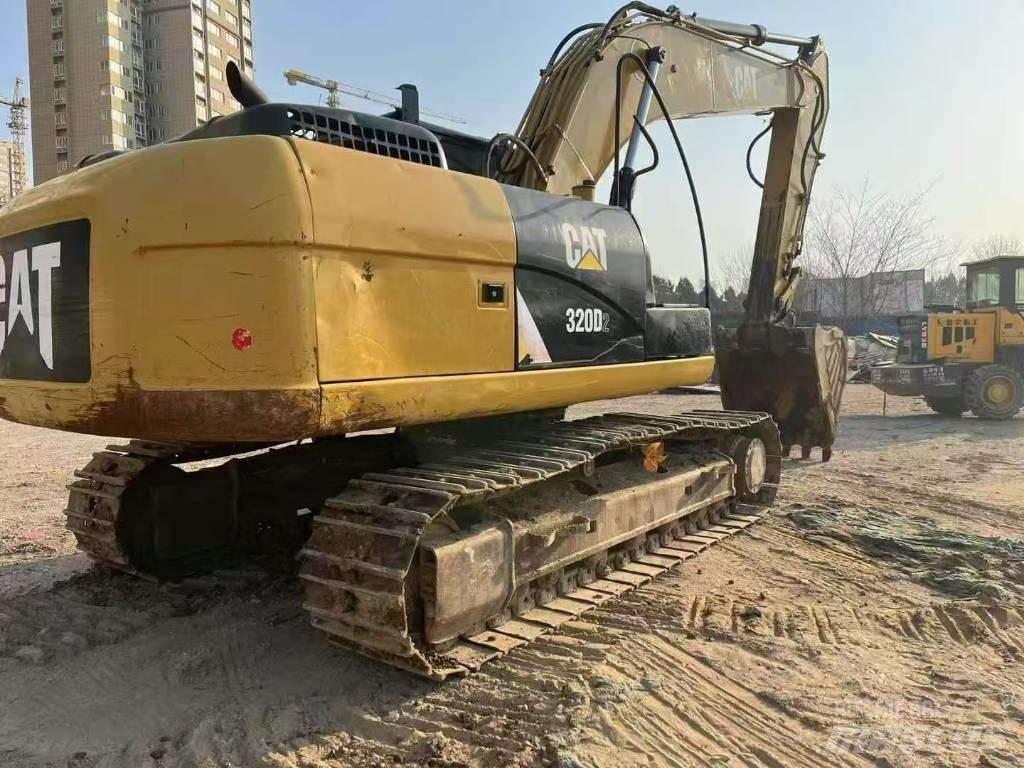 CAT 320 D2 Vikšriniai ekskavatoriai