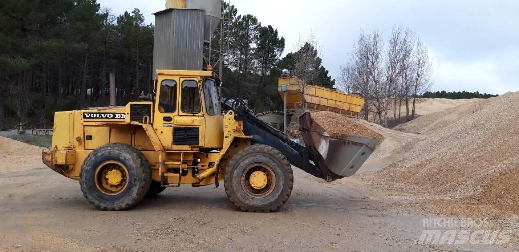  Cargadora volvo L90 Mini krautuvai