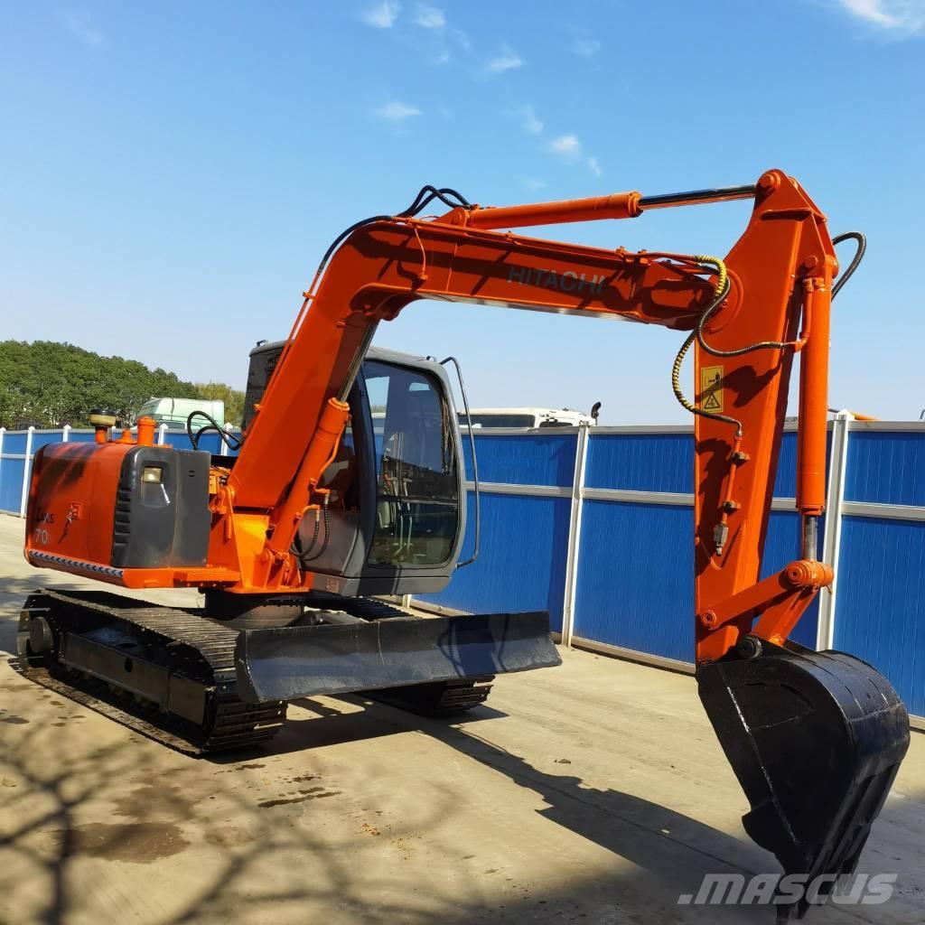Hitachi ZX70 Vidutinės galios ekskavatoriai 7-12 t
