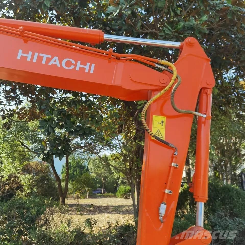Hitachi ZX70 Vidutinės galios ekskavatoriai 7-12 t
