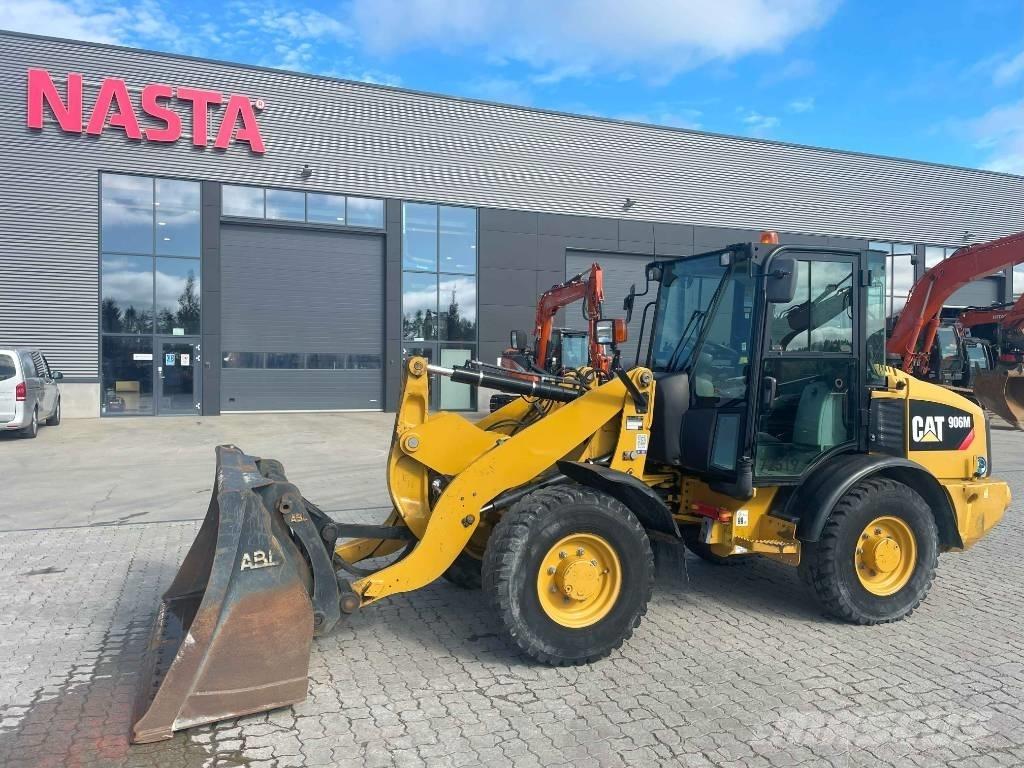 CAT 906M Naudoti ratiniai krautuvai