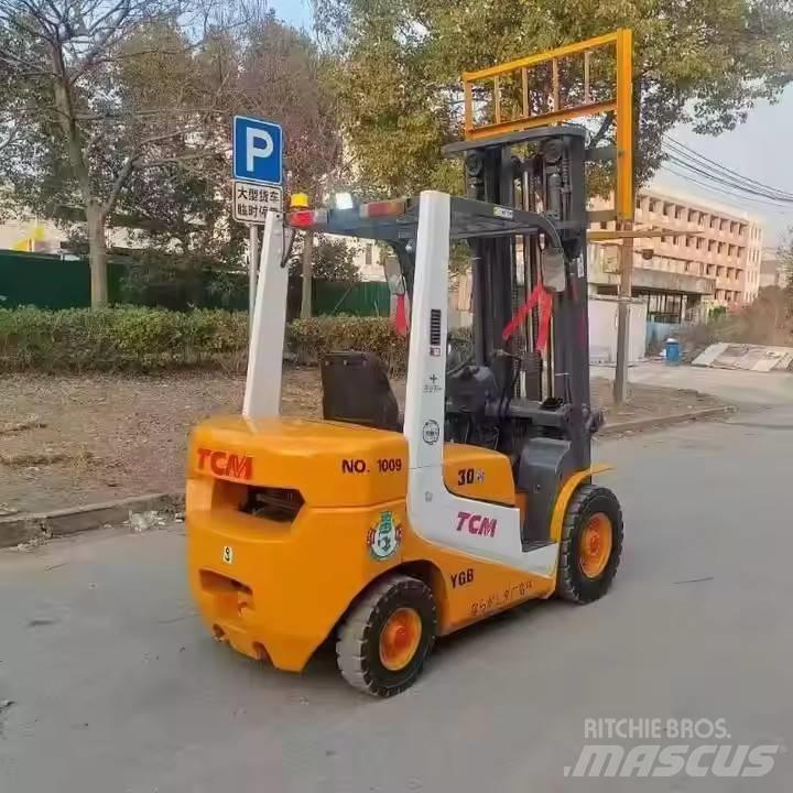 TCM 30 Šakiniai krautuvai su prailgintu keltuvu